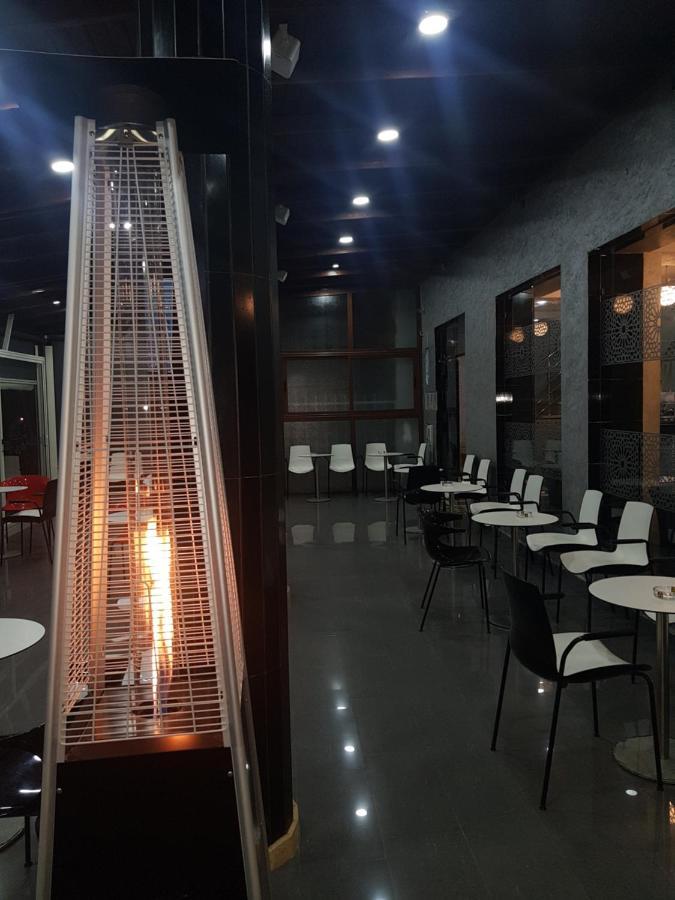 Zellaka Hotel & Cafe Kourigha Buitenkant foto
