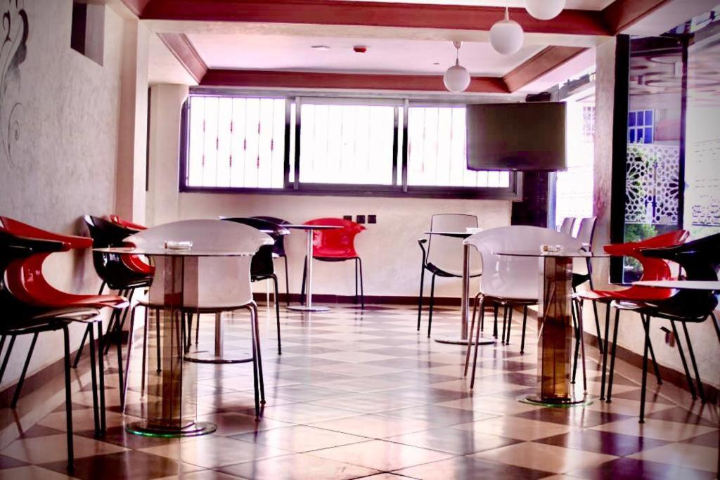 Zellaka Hotel & Cafe Kourigha Buitenkant foto