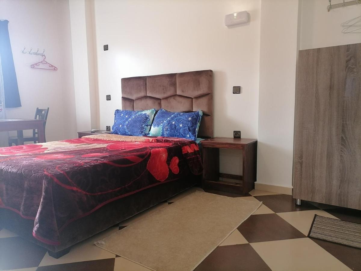 Zellaka Hotel & Cafe Kourigha Buitenkant foto